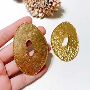 Gold geo dangle earrings M286